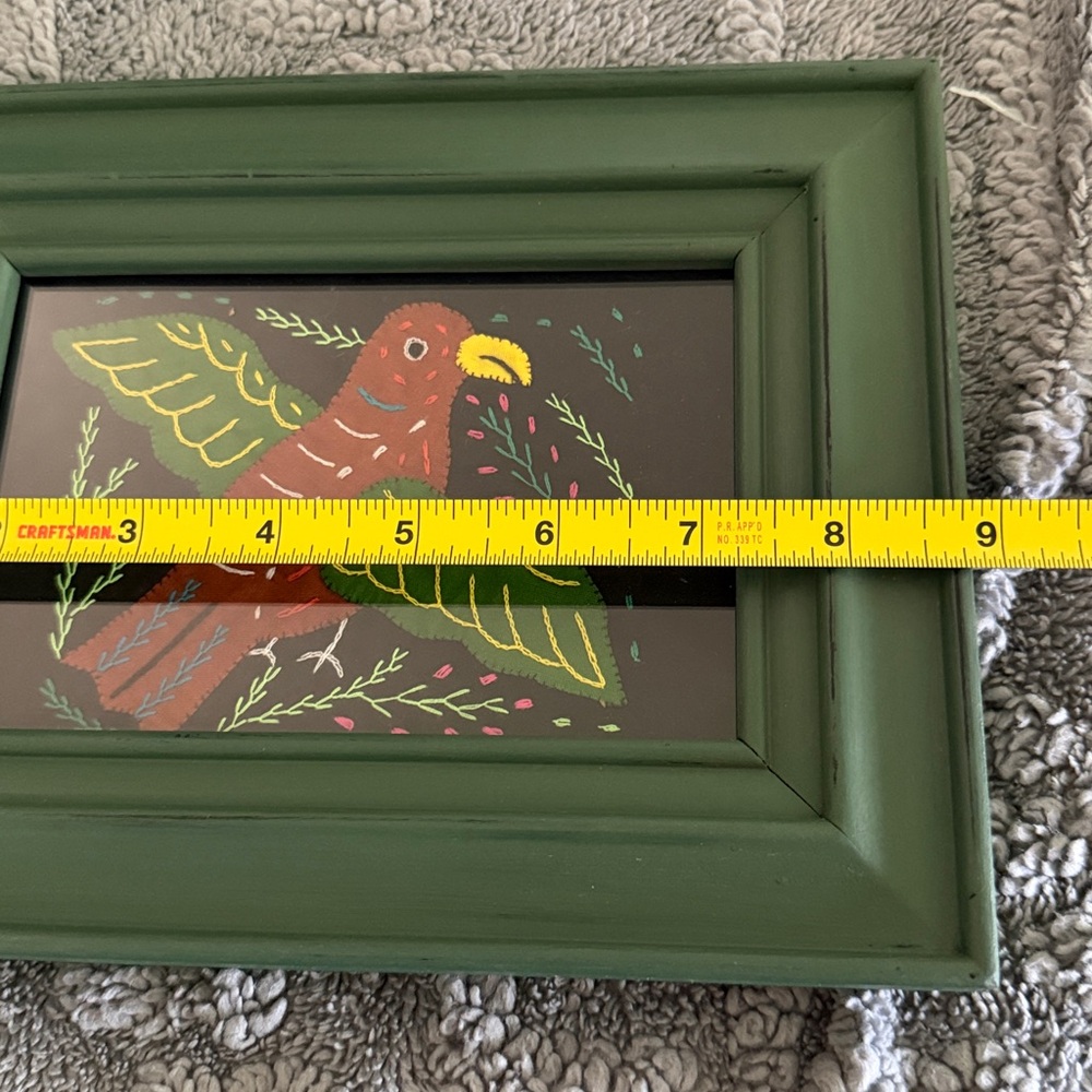 Green framed Kuna Mola Folk Art Bird Art Molita - Picture 5 of 6
